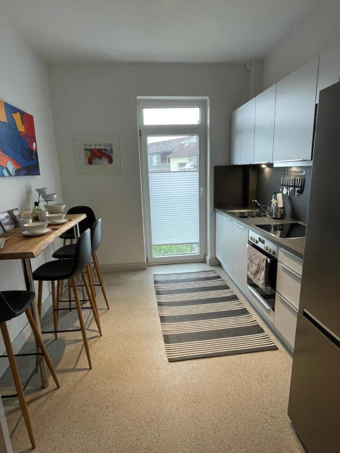 Schoene Grosse 4 Zimmer-Altbauwohnung Kiel Exterior photo
